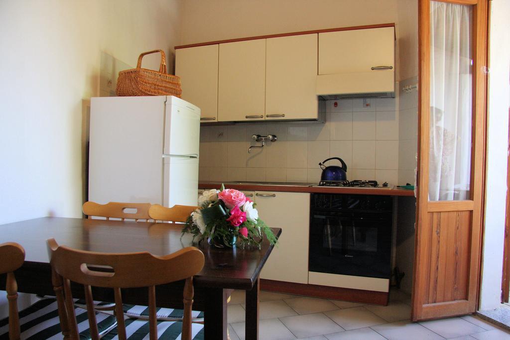 Sa Fiorida Case Vacanze วัลเลดอเรีย ภายนอก รูปภาพ